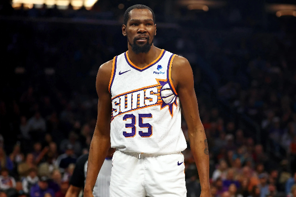 28 分狂胜！伊森半场 20 分引爆全场，申京 21+6+6 率火箭擒篮网夺首胜